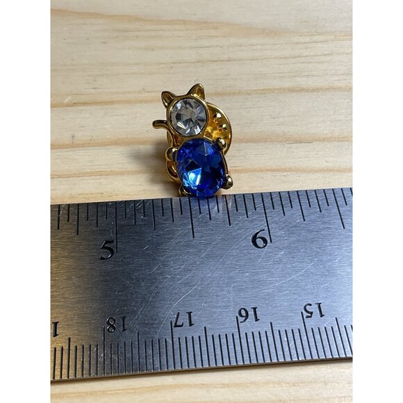 Gold Tone Cat Pin With Clear & Blue Rhinestones - Picture 4 of 5